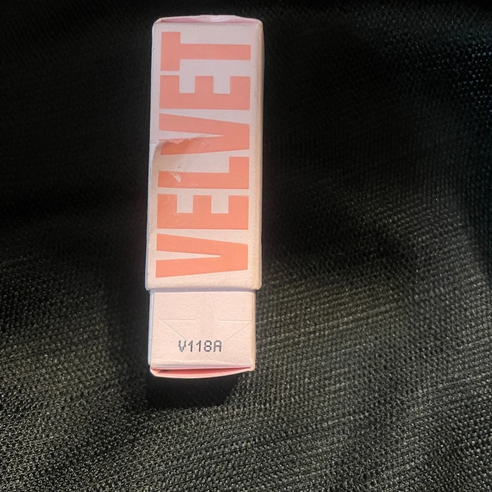 NIB Jeffree Star Velvet Trap Lipstick in Libra Lynn Full Size 3.3g